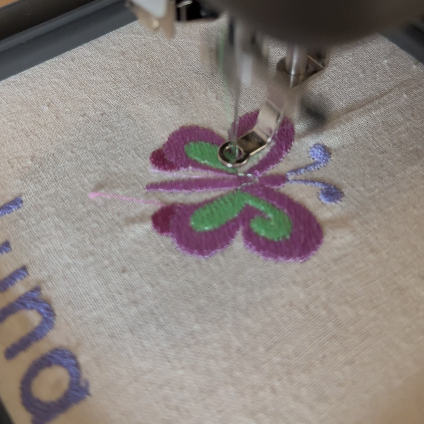 Brother satin-finish broderitråd – 502 Mintgrøn